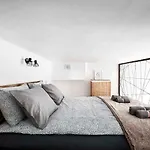 Charming Studio With Kitchen - Old Town, Main Station