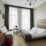 G12 Aparthotel