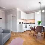 Tyzenhauz Apartments Rakowicka Street