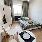 Terra Apartament - Cozy Studio With Netflix & Free Parking