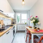 Serene Apartment In The City Center - By Upstairs