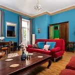 Les Couleurs By Upstairs