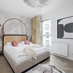Deluxe Apartment Podskale 18 With Parking & Balcony In Krakow By Renters Prestige