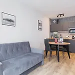 Modern Apartment Podgorze With Parking By Noclegi Renters