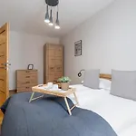 Modern Apartment Podgorze With Parking By Noclegi Renters