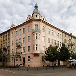 Wawel Castle View - City Center Suite - By Upstairs