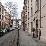Classy Old Town Suites - By Upstairs