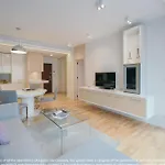 Browar Lubicz Apartment | Balcony | Elevator | Free Garage
