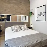 Beautiful Apartment With 2 Bedrooms For 7 Guests, Jewish District