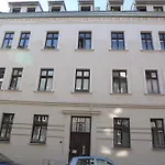 Urocze I Ciche Mieszkanie W Spokojnej Okolicy