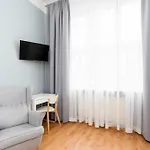 Wawel Apartments - Riverside Castle