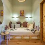 Crocus Narrow Studio / Kochanowskiego