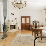 Apartamenty W Dworku Cheval