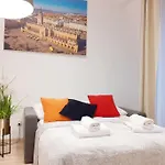 Old Town Apartments - B42