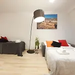 Old Town Apartments - B42