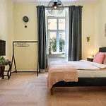 Yellow Studio - Kochanowskiego