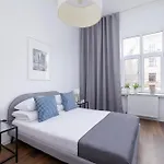 2-Bedroom Apartment With Balcony - Dluga 65 Street