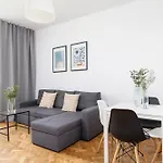 1-Bedroom Apartment With Balcony - Dluga 65
