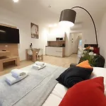 Old Town Apartments - B34