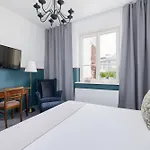 Sw Jana Street - Main Square Apartment