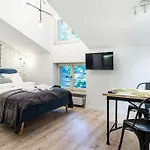 Old Town Apartments - 36 B