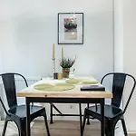 Old Town Apartments - 36 B
