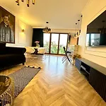 Mozarta Sky Terrace Vip 2-Bed Apartament