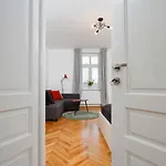 Zwierzyniecka Ulica -Stare Miasto -Zamek Na Wawelu