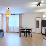 Miriam Apartment Krakow Borkowska - Parking