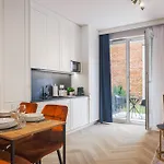 Metropolis Old Town Apartments