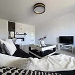 Apartament Nieopodal Centrum Nauki Cogiteon