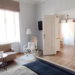 Dominique Apartment
