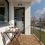Nowoczesny Rodzinny Apartament Z Klimatyzacja I Parkingiem W Krakowie By Renters Prestige
