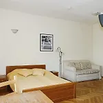 Szczepanska 3 Apartmenthouse