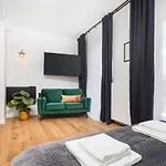 City Of The Kings - Botany Bay Apartment