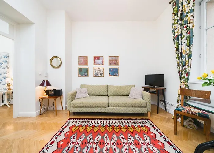 Classy Old Town Suites - By Upstairs