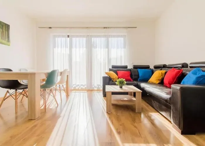 Comfy And Bright - Old Town