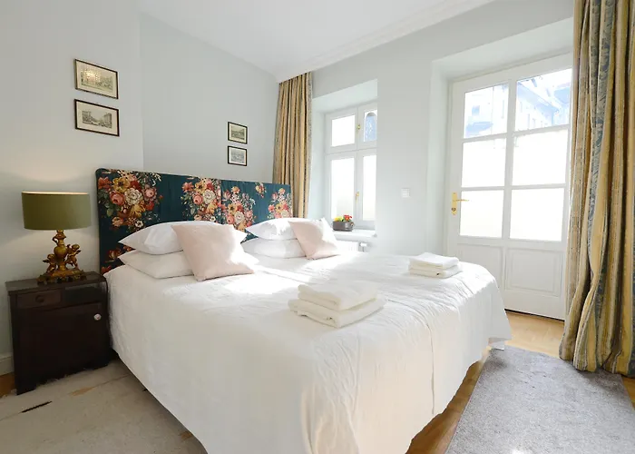 Crystal Suites Chez Helena