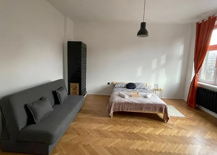 Big And Cozy Bedroom In Krakow
