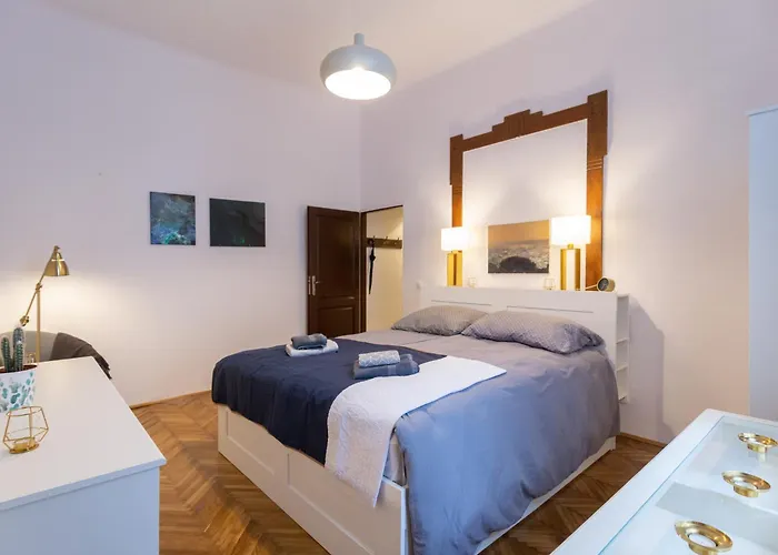 Heart And Soul, Gorgeous Two-Bedroom In The Center!
