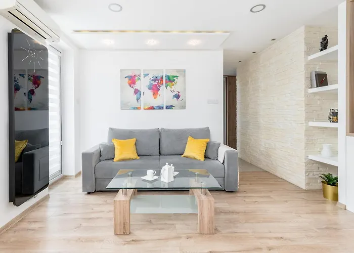 Sunny Kliny Apartment