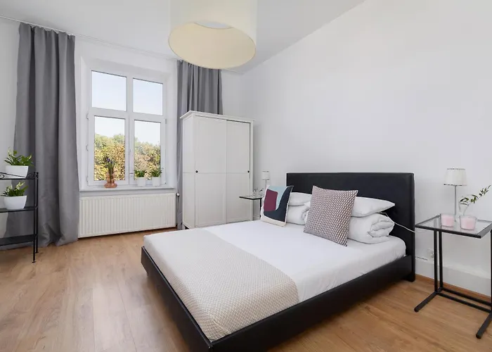 1-Bedroom Apartment - Dluga 65 Street