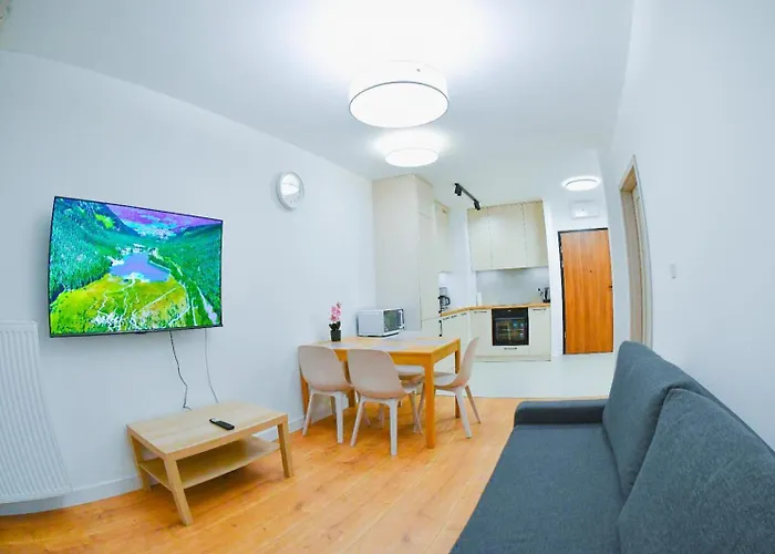 Elegant Two-Room Apartment, City Center, Balcony ,Sleeps 4