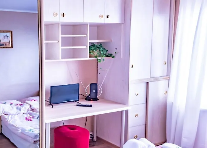 Retro Rooms In Cracow City Centre