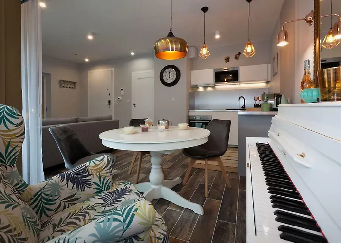 City Of The Kings Piano Apartment