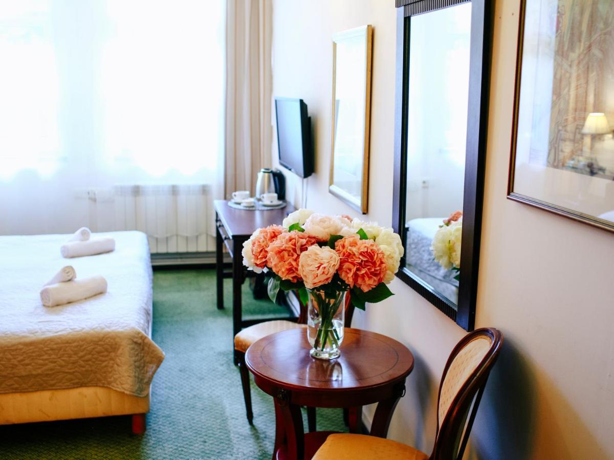 Miodosytnia Aparthotel 3*