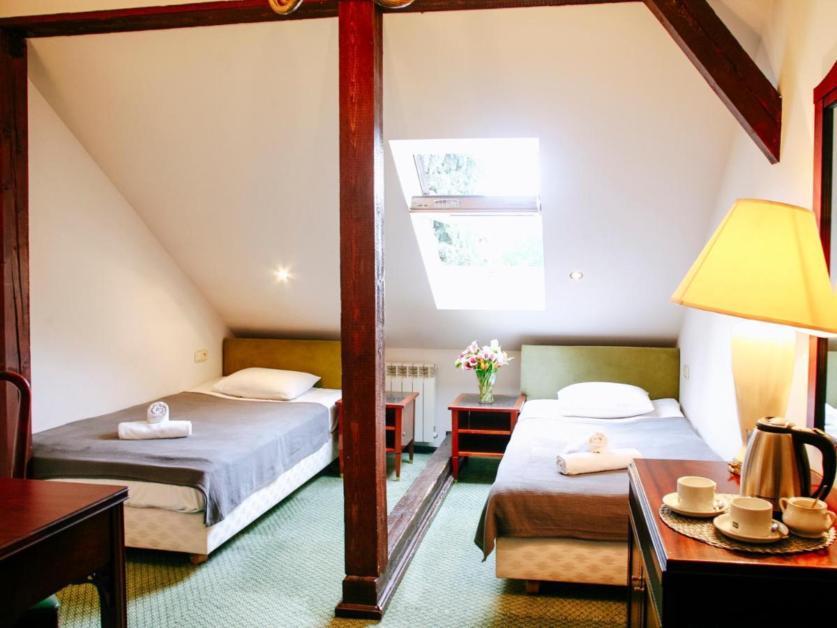 Aparthotel Miodosytnia 3*