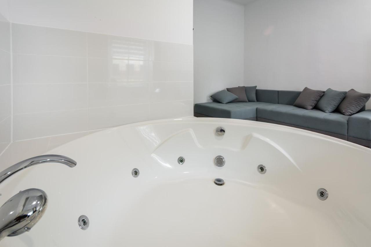 Jacuzzi Jm Wawelofts Apartment Krakow