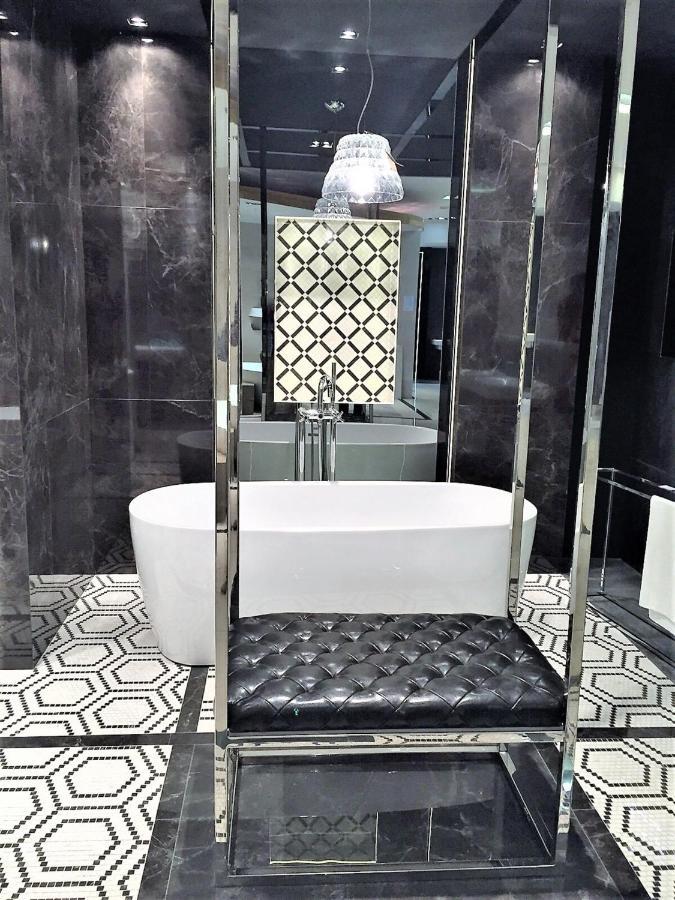 Mondrian Luxury & Old Town 5*