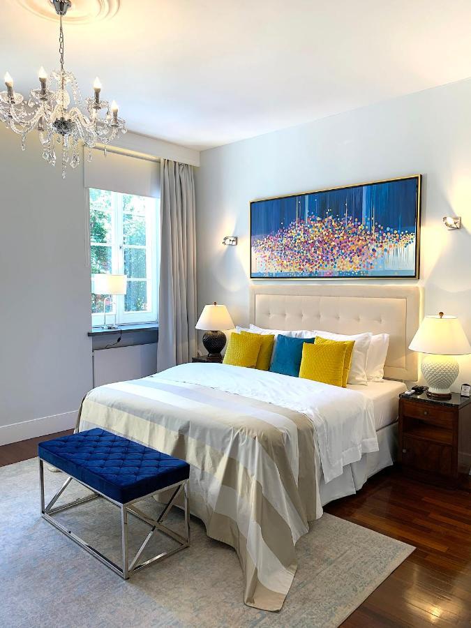 Aparthotel Mondrian Luxury & Old Town